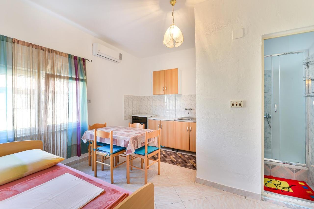 Apartments With A Parking Space Nin, Zadar - 19555 エクステリア 写真